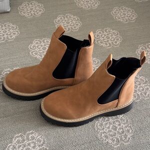Tan Chelsea Boots